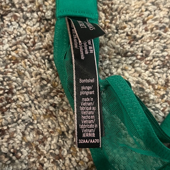 Victoria's Secret Emerald Satin Bra - Picture 3 of 4